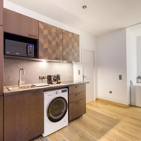 Montmartre Cour Parisienne Parking Offert - Sacre-coeur Apartment Paris